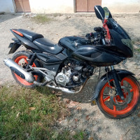 Met Black Bajaj Pulsar 220 DTSi