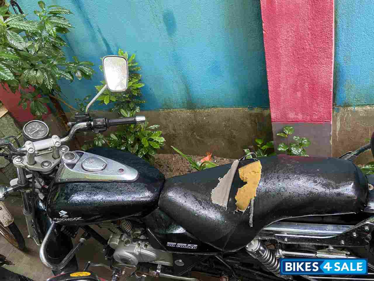 Bajaj Avenger 220 DTS-i