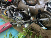 Bajaj Avenger 220 DTS-i