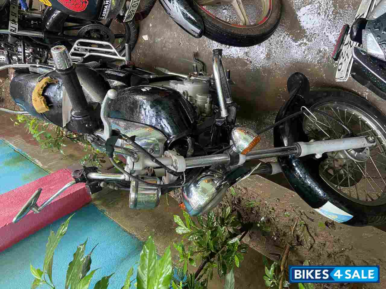Bajaj Avenger 220 DTS-i