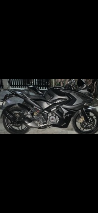 Black Bajaj Pulsar RS 200