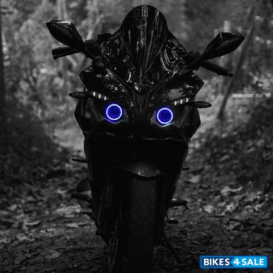 Black Bajaj Pulsar RS 200