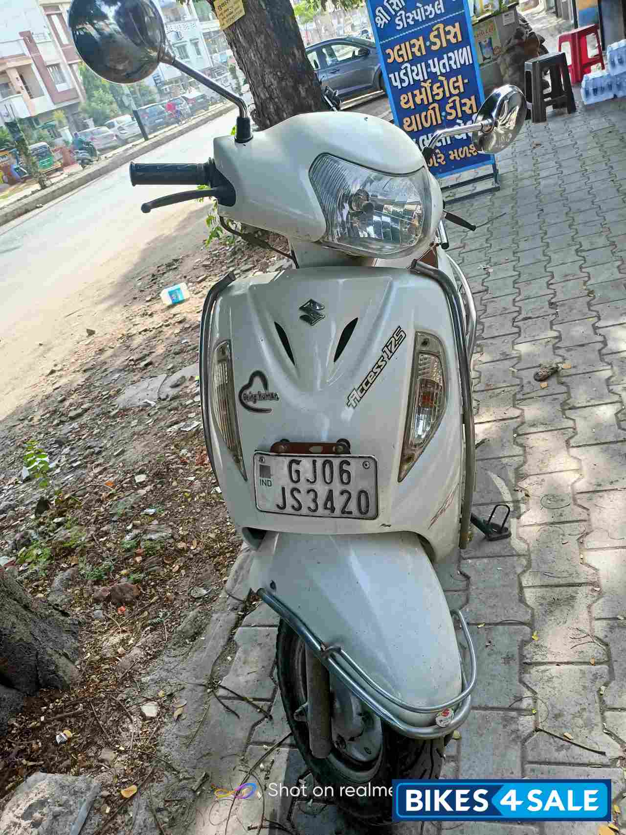 White Suzuki Access 125