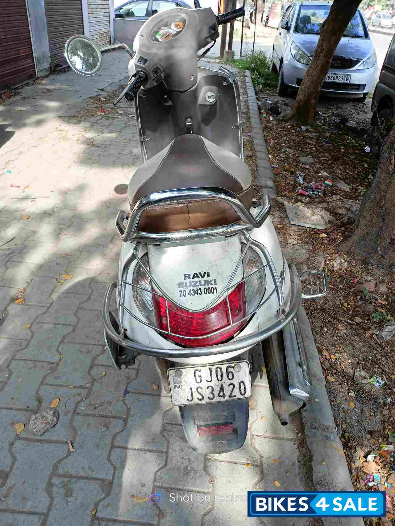 White Suzuki Access 125