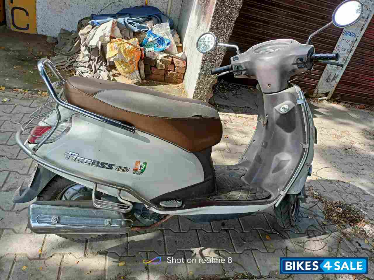 White Suzuki Access 125