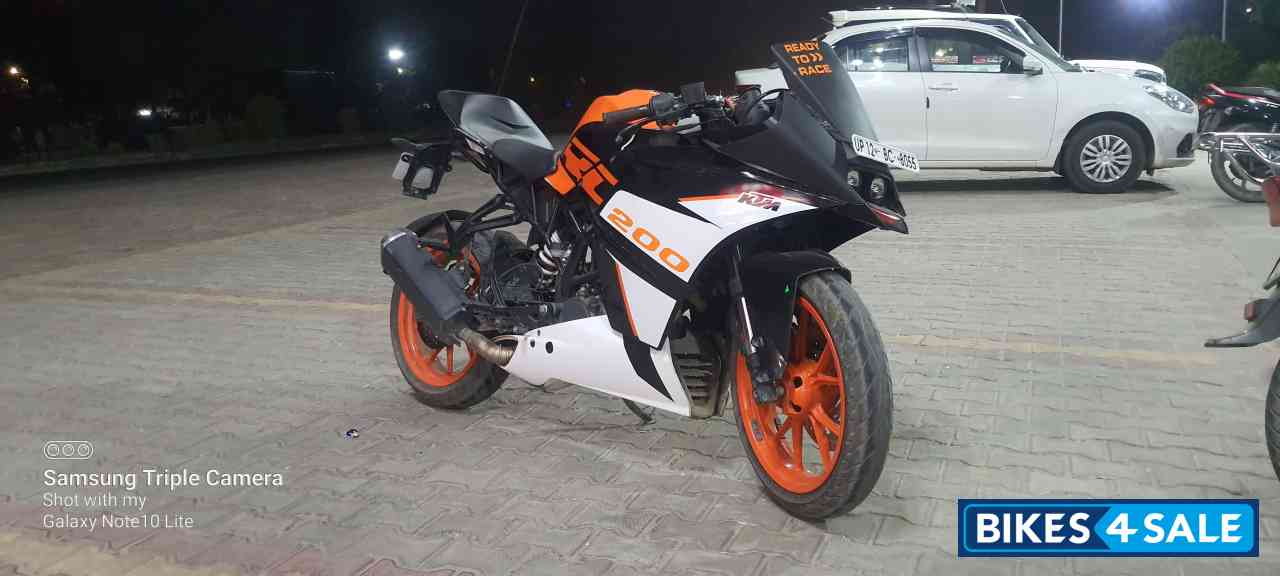 Black White KTM RC 125