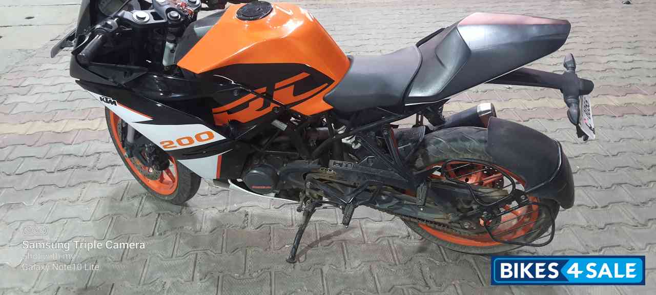 Black White KTM RC 125