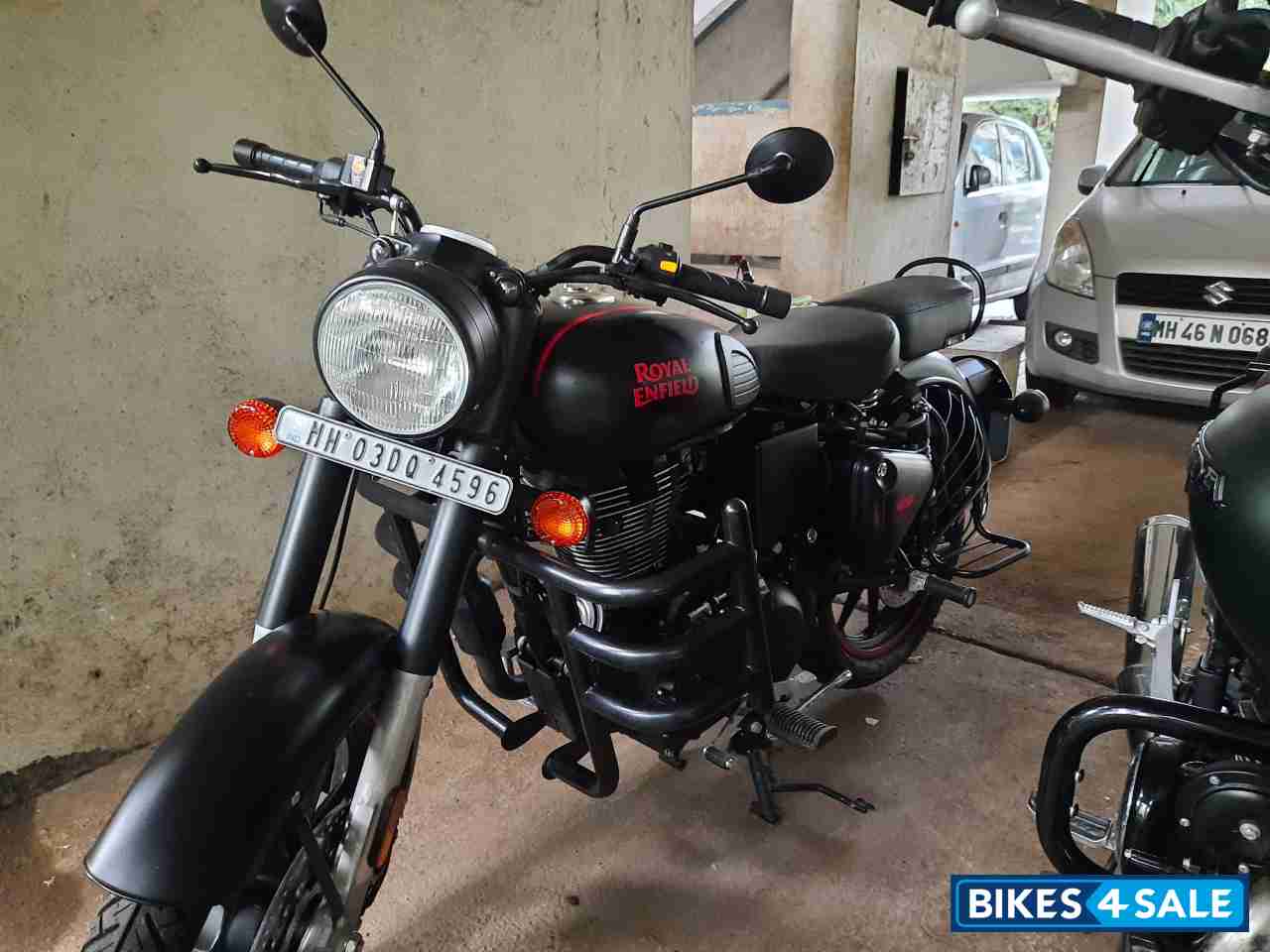 Black Royal Enfield Classic Stealth Black