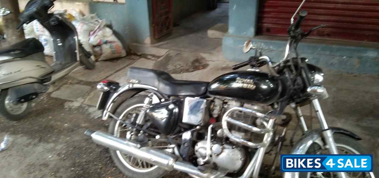 Balck, Green Royal Enfield Bullet 350
