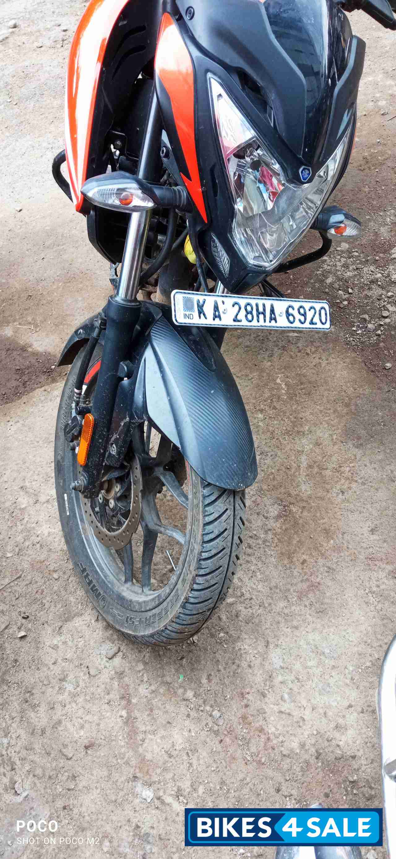 Orange Bajaj Pulsar NS125 BS6