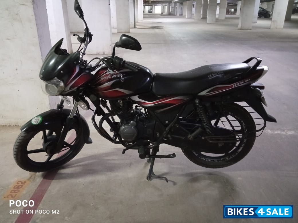 Red Bajaj Discover 100 DTS-Si