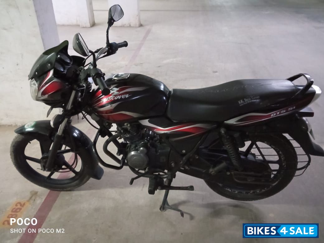 Red Bajaj Discover 100 DTS-Si