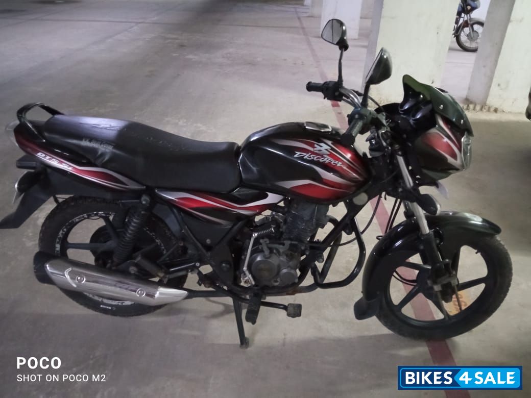 Red Bajaj Discover 100 DTS-Si