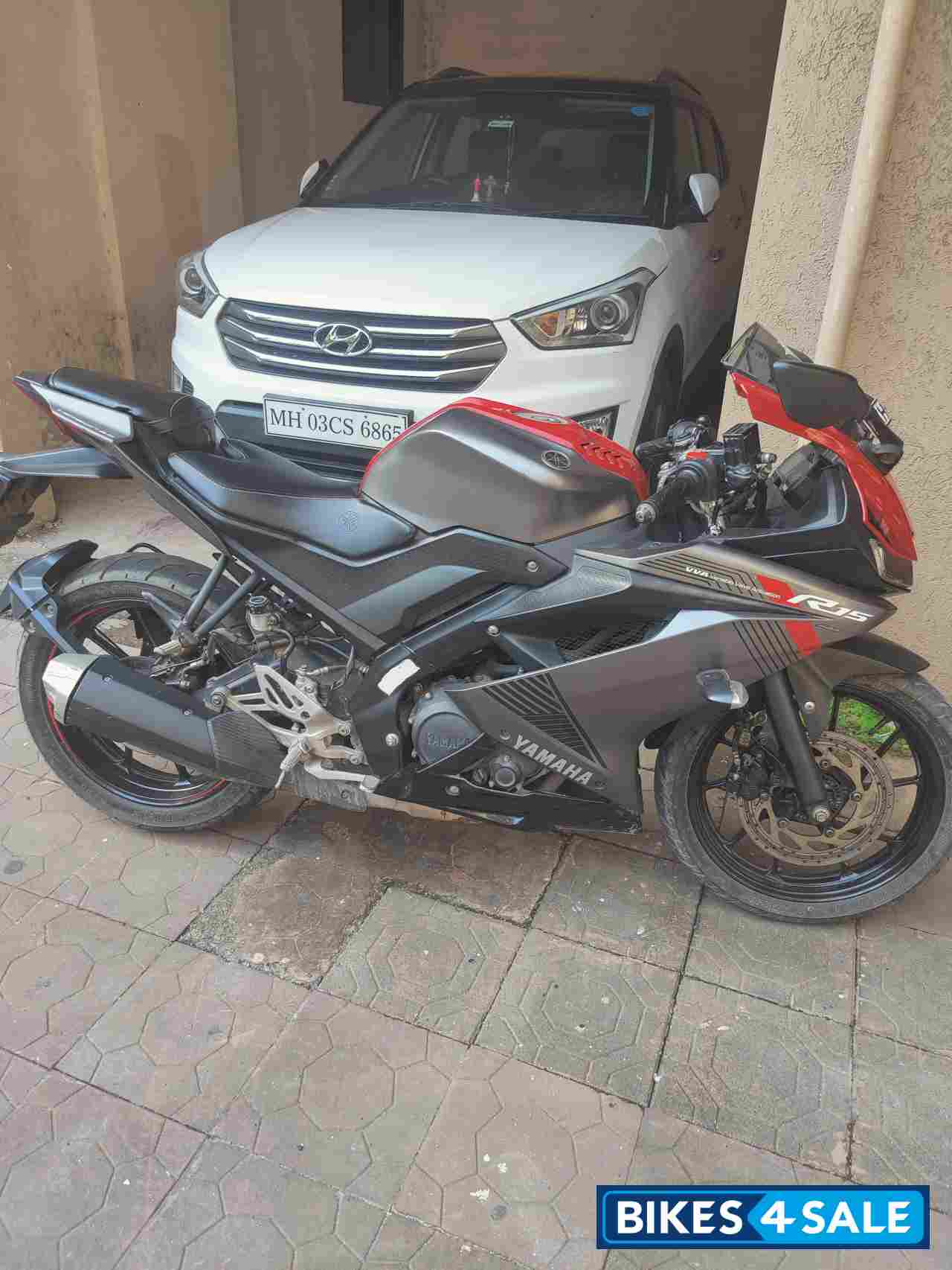 Thunder Grey Yamaha YZF R15 V3