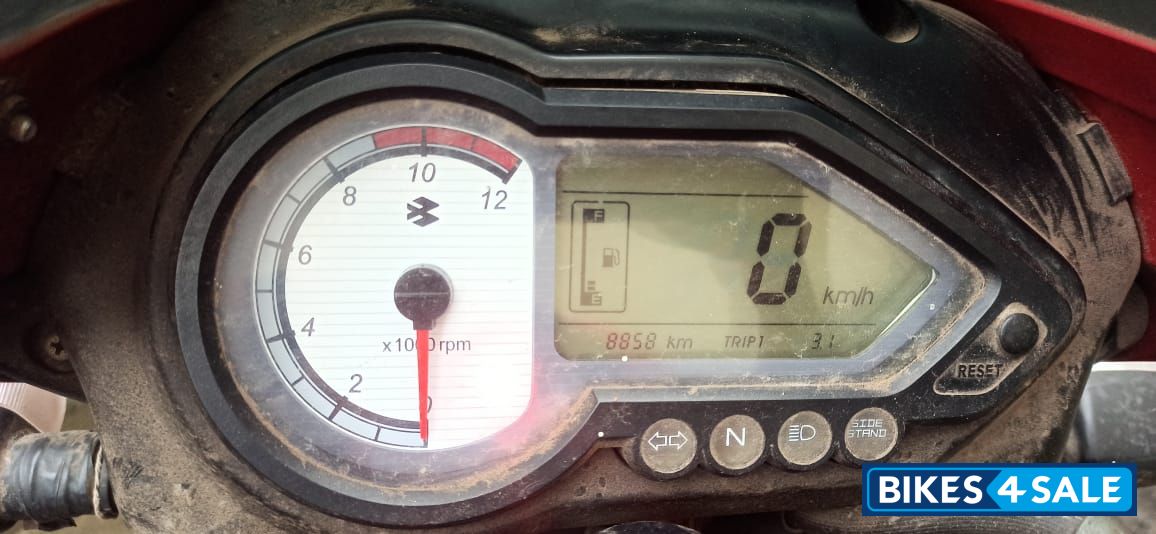 Red Bajaj Pulsar 180 DTSi