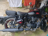 Royal Enfield Classic Stealth Black 2021 Model