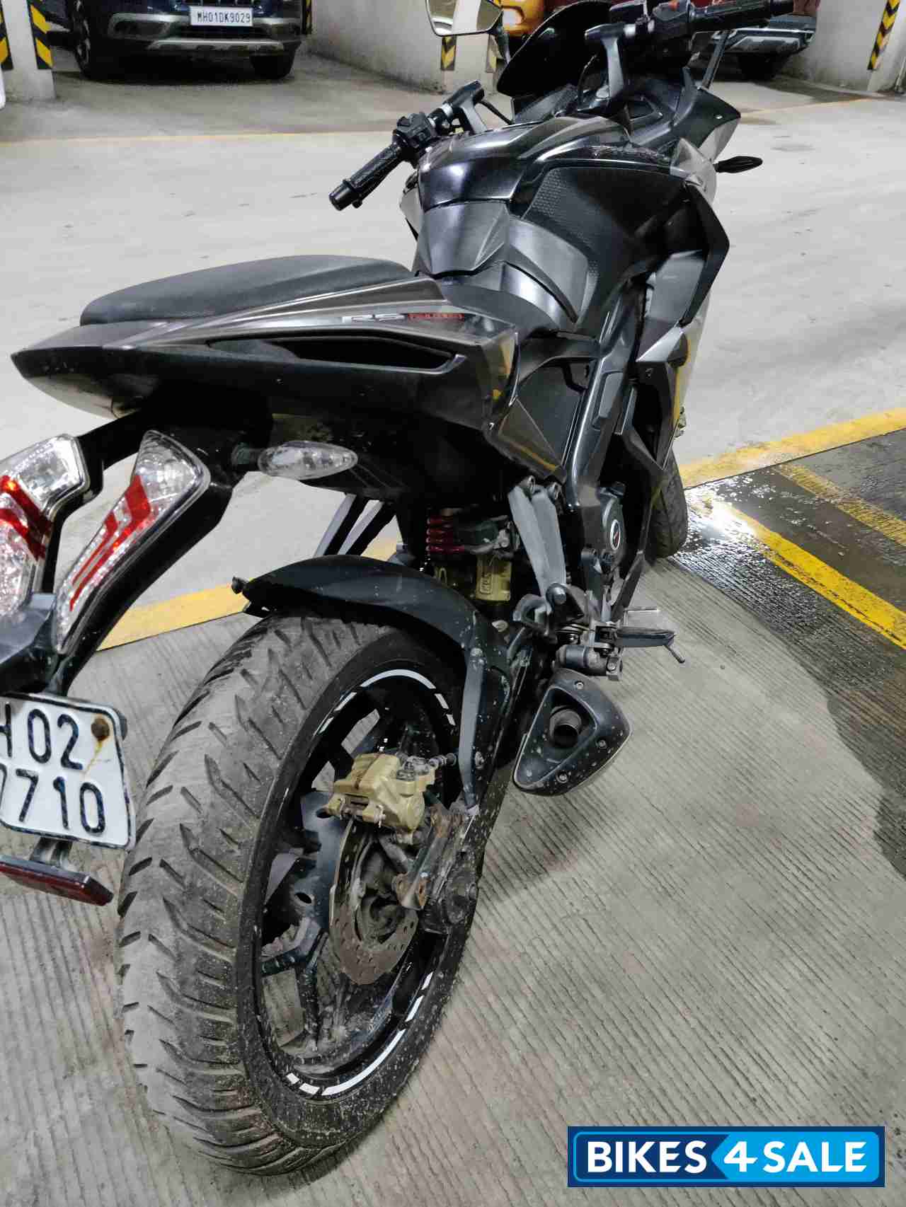 Bajaj Pulsar RS 200