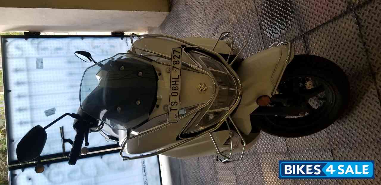 White Suzuki Burgman Street