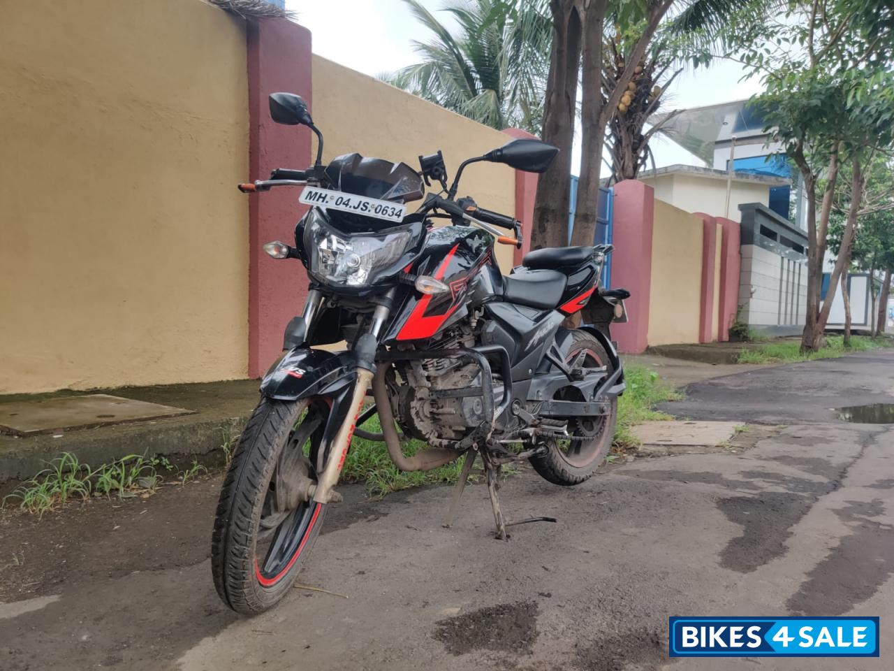 Black Red TVS Apache RTR 200 4V ABS