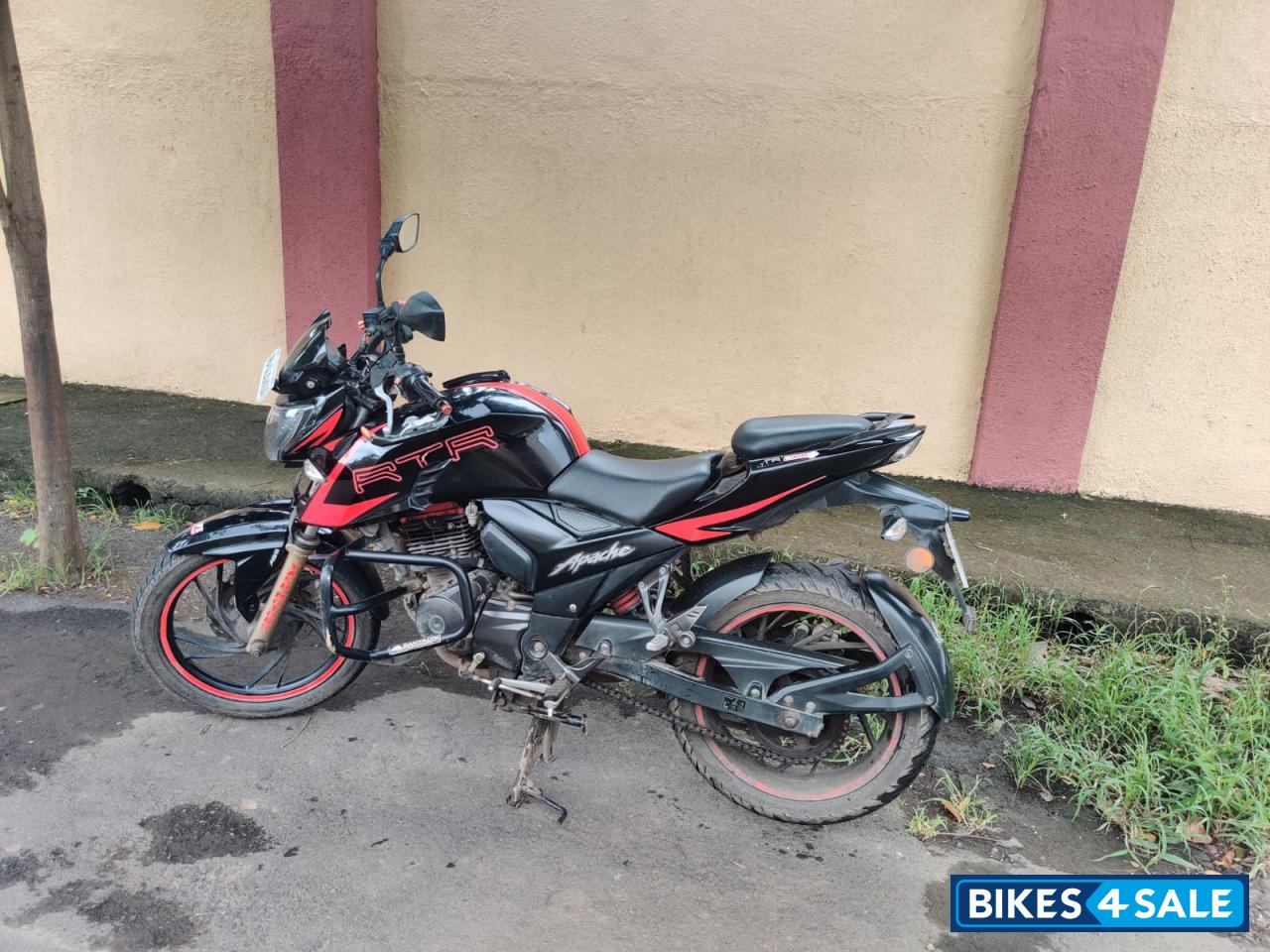 Black Red TVS Apache RTR 200 4V ABS
