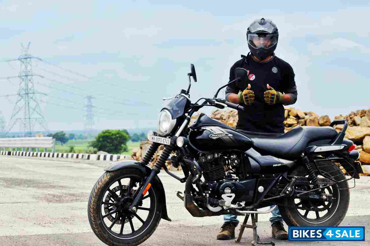 Black Bajaj Avenger Street 160 BS6
