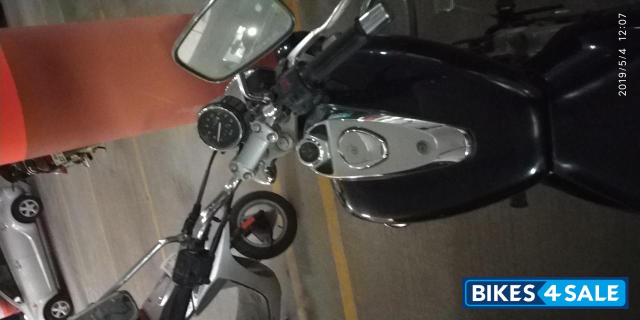 Bajaj Avenger 200 DTS-i Bajaj Avenger 200 DTS-i