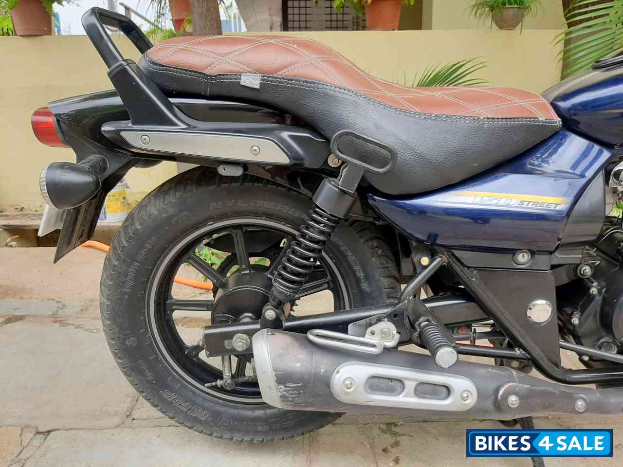 Bajaj Avenger Street 150