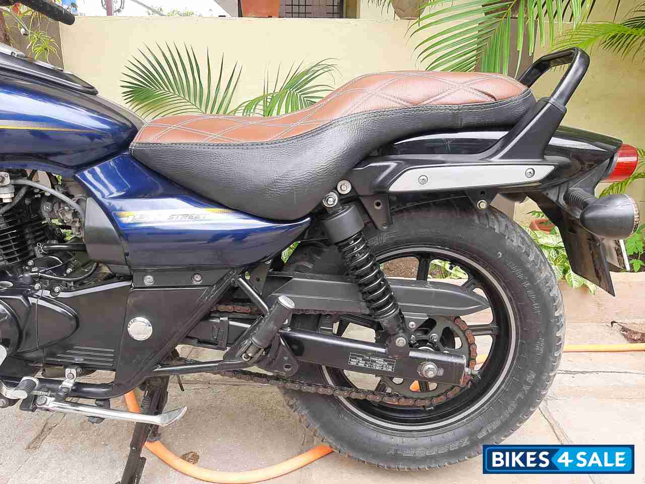 Bajaj Avenger Street 150