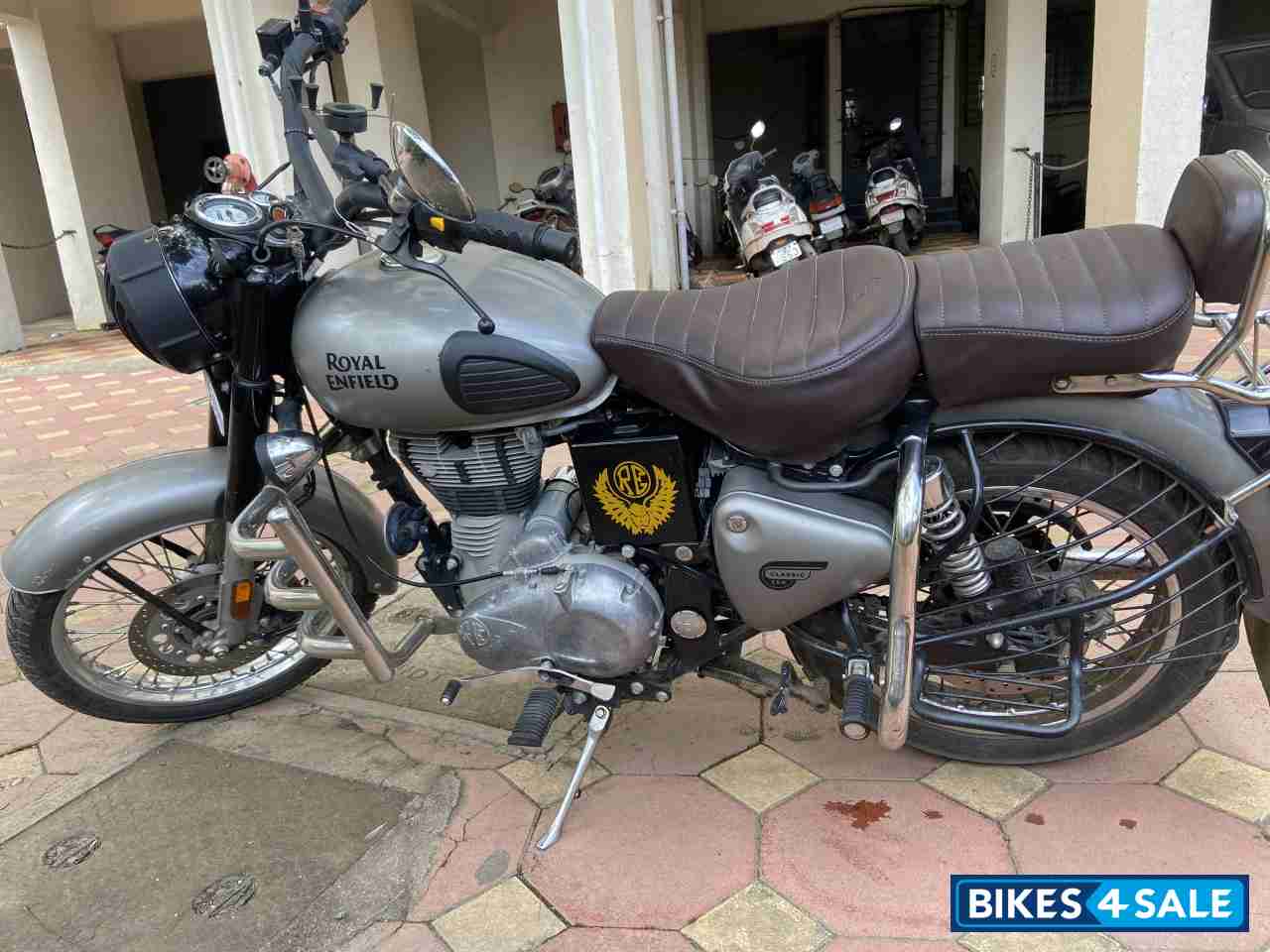Gun Metal Grey Royal Enfield Classic Gunmetal Grey