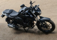 Black Yamaha FZ25