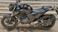 Black Yamaha FZ25