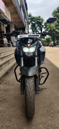 Black Yamaha FZ25