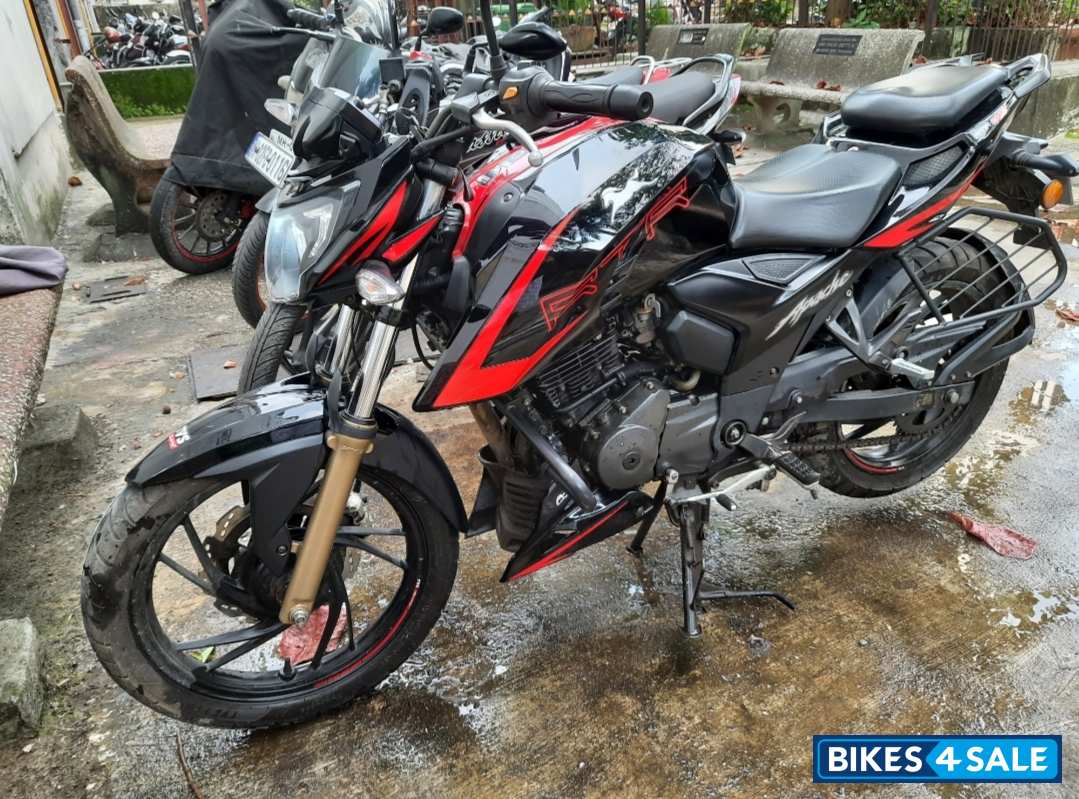 Black TVS Apache RTR 200 4V ABS Race Edition 2.0