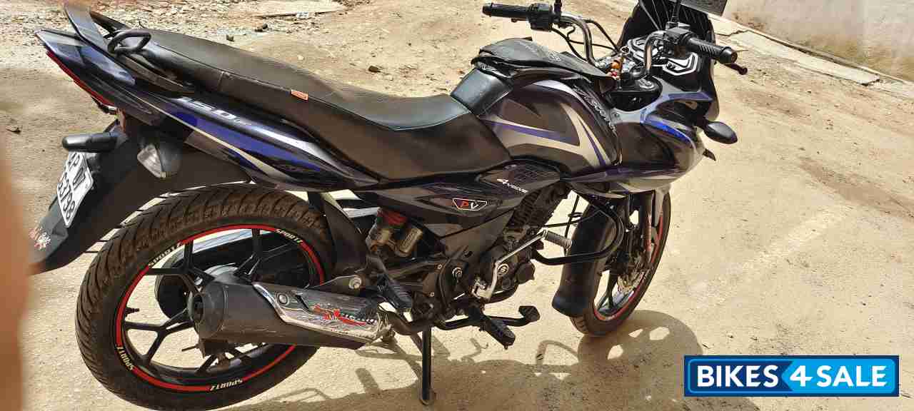 Blue Bajaj Discover 150 F