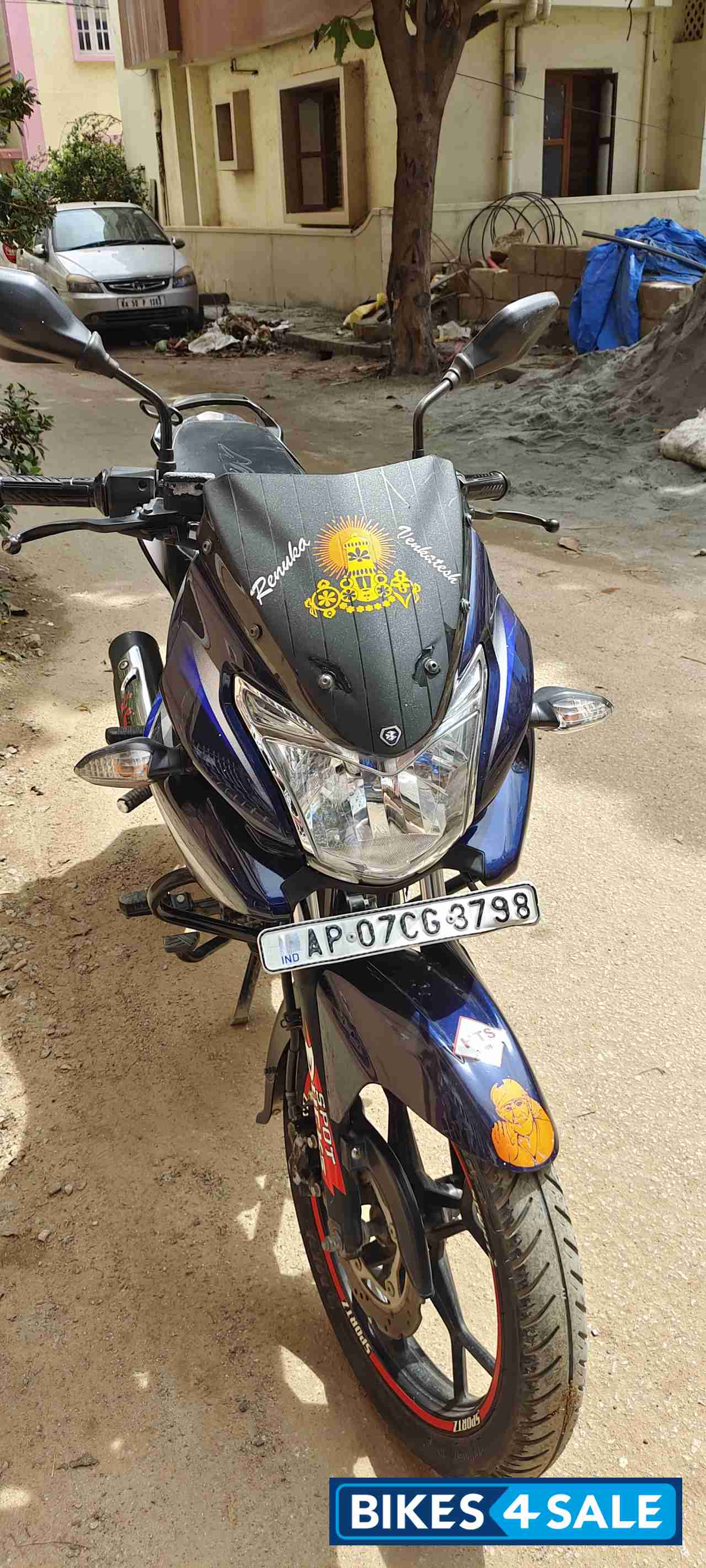Blue Bajaj Discover 150 F