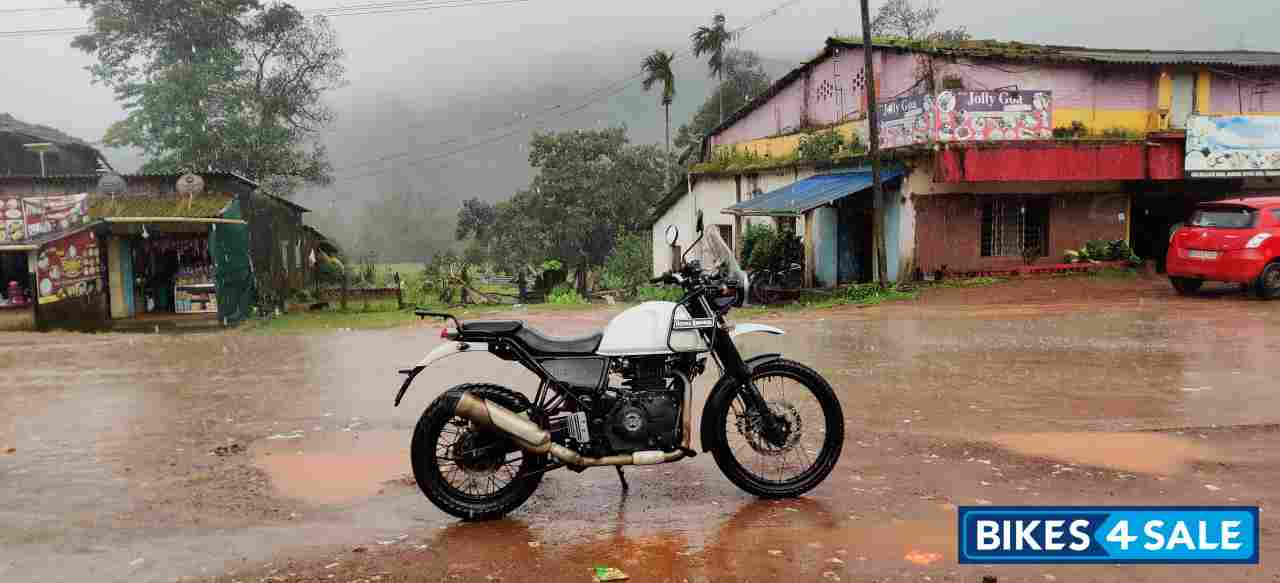White Royal Enfield Himalayan