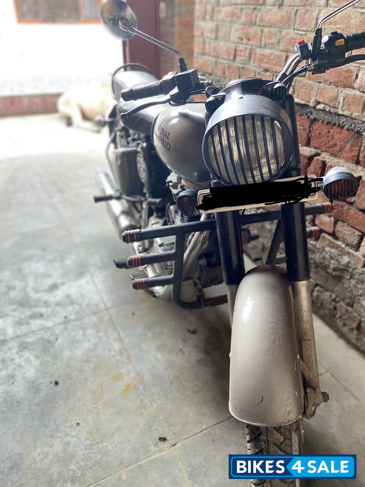 Gunmetal Grey Royal Enfield Classic Gunmetal Grey