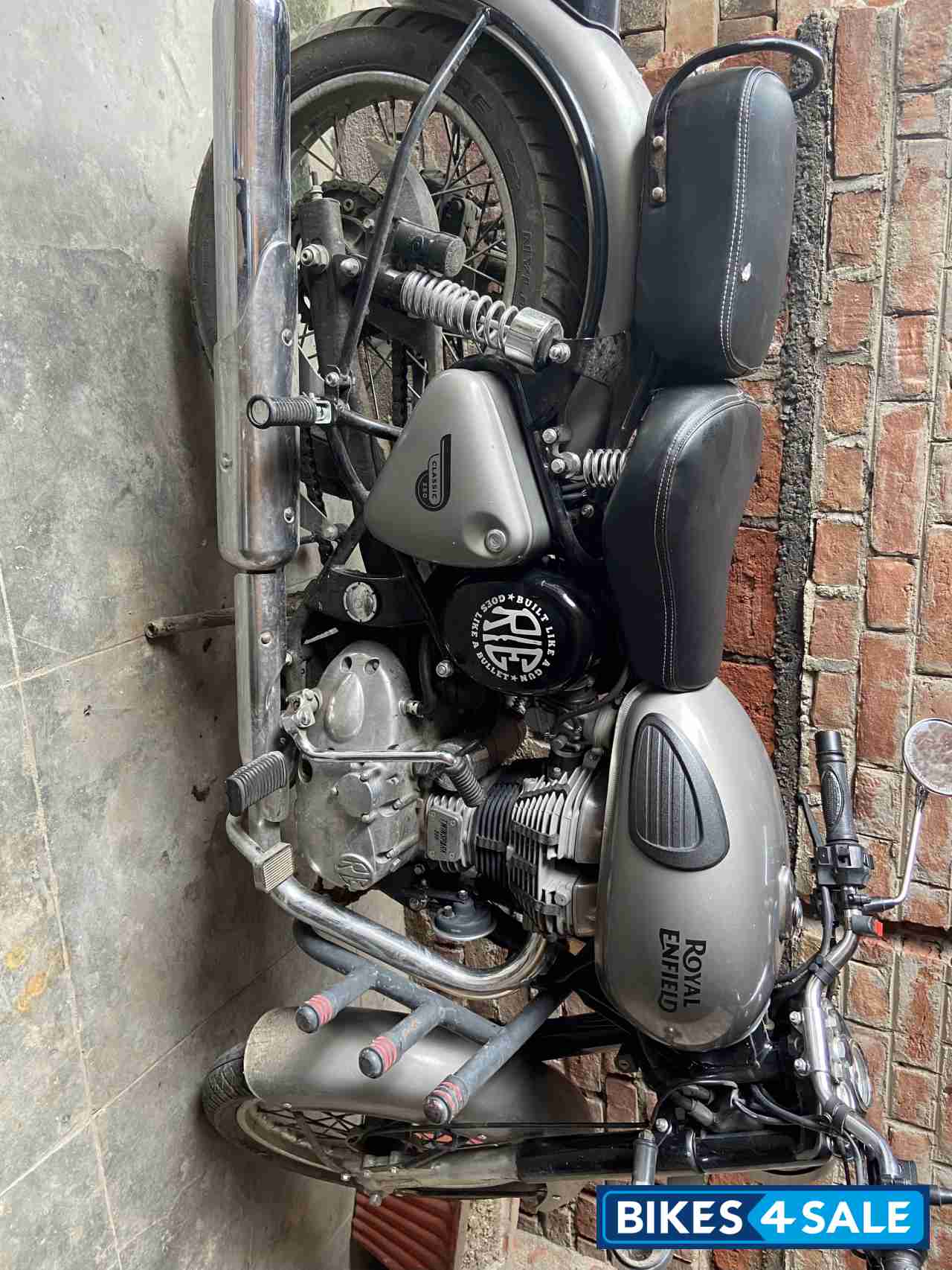 Gunmetal Grey Royal Enfield Classic Gunmetal Grey