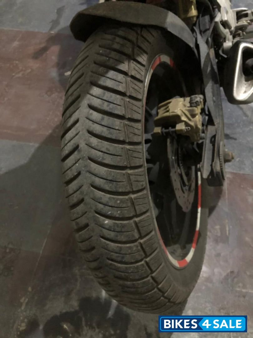 Red Bajaj Pulsar RS 200