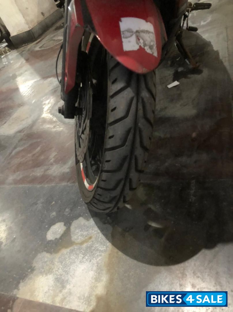 Red Bajaj Pulsar RS 200
