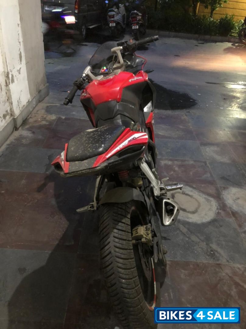 Red Bajaj Pulsar RS 200