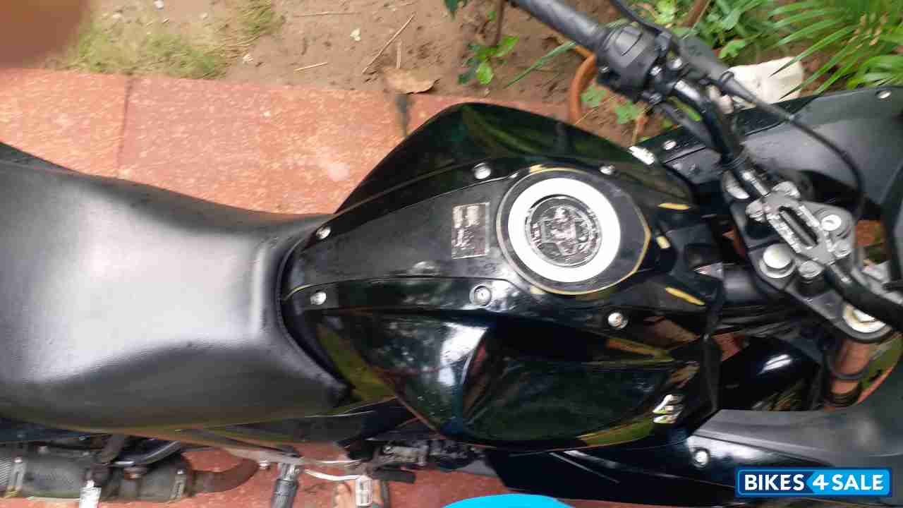 Black Suzuki Gixxer SF