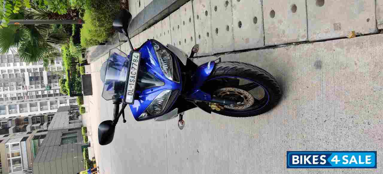 Blue Yamaha YZF R15 V2
