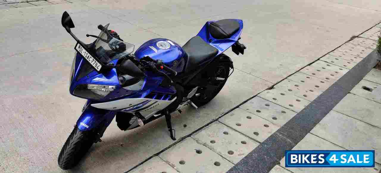 Blue Yamaha YZF R15 V2