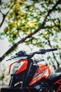 Orange/black KTM Duke 250