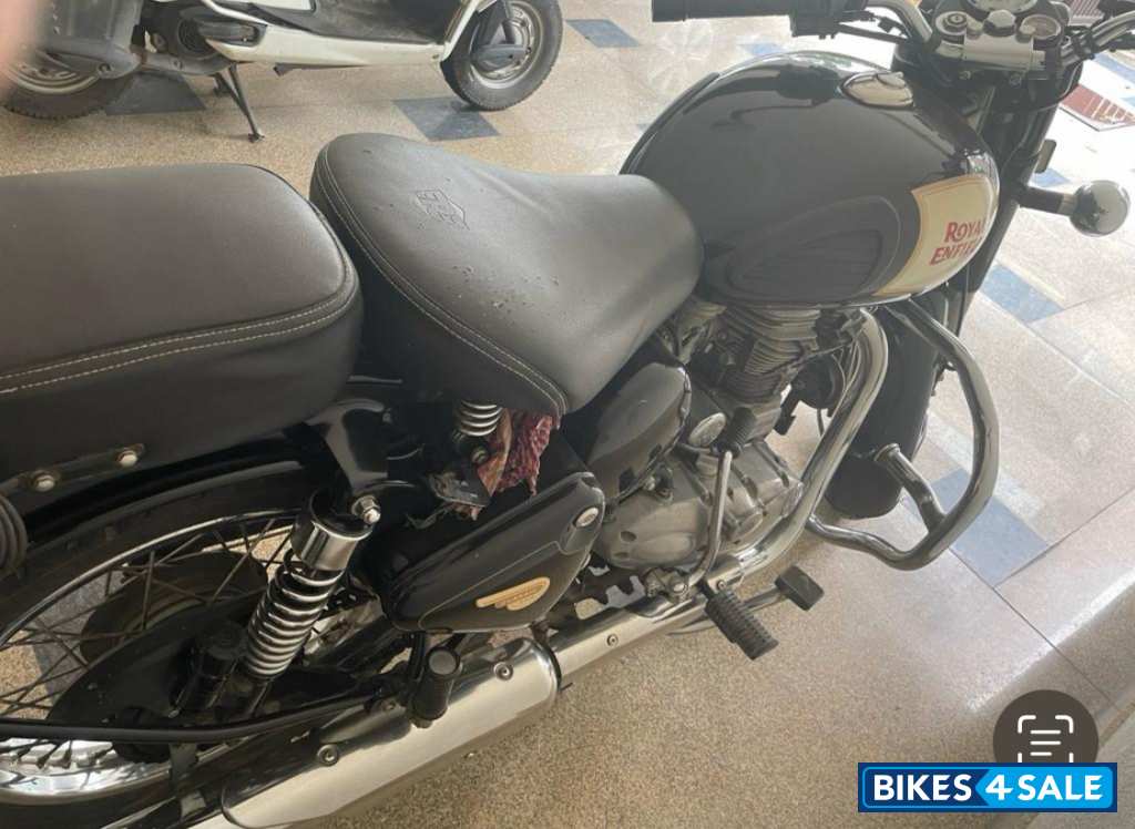 Black Royal Enfield Classic 350 Black Royal Enfield Classic 350