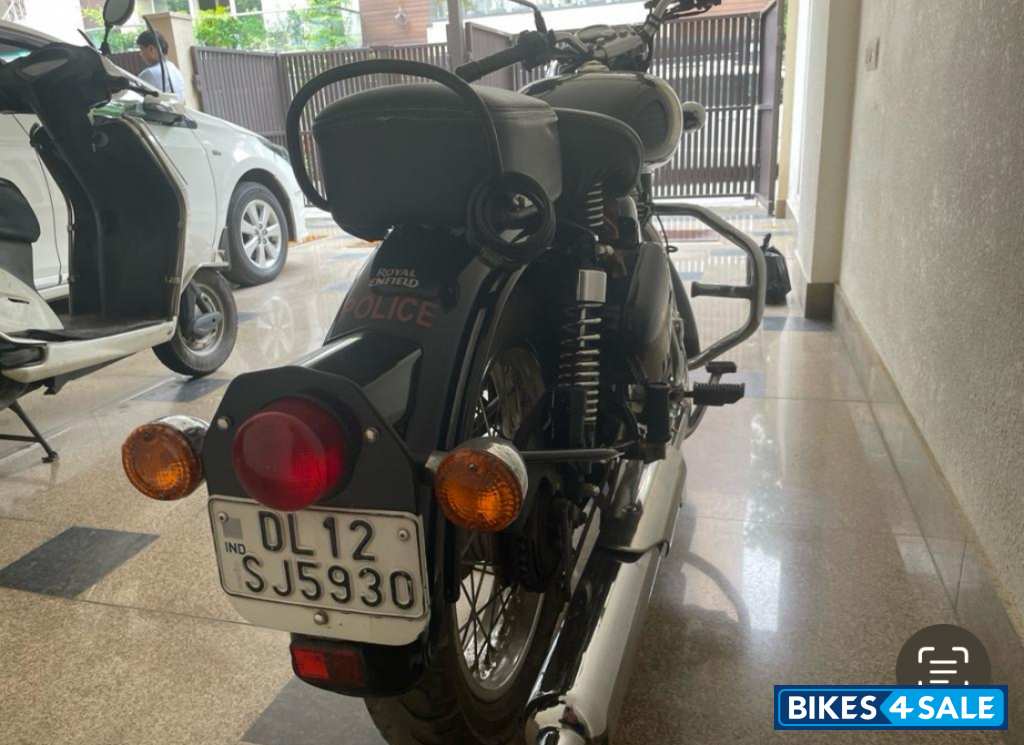 Black Royal Enfield Classic 350 Black Royal Enfield Classic 350