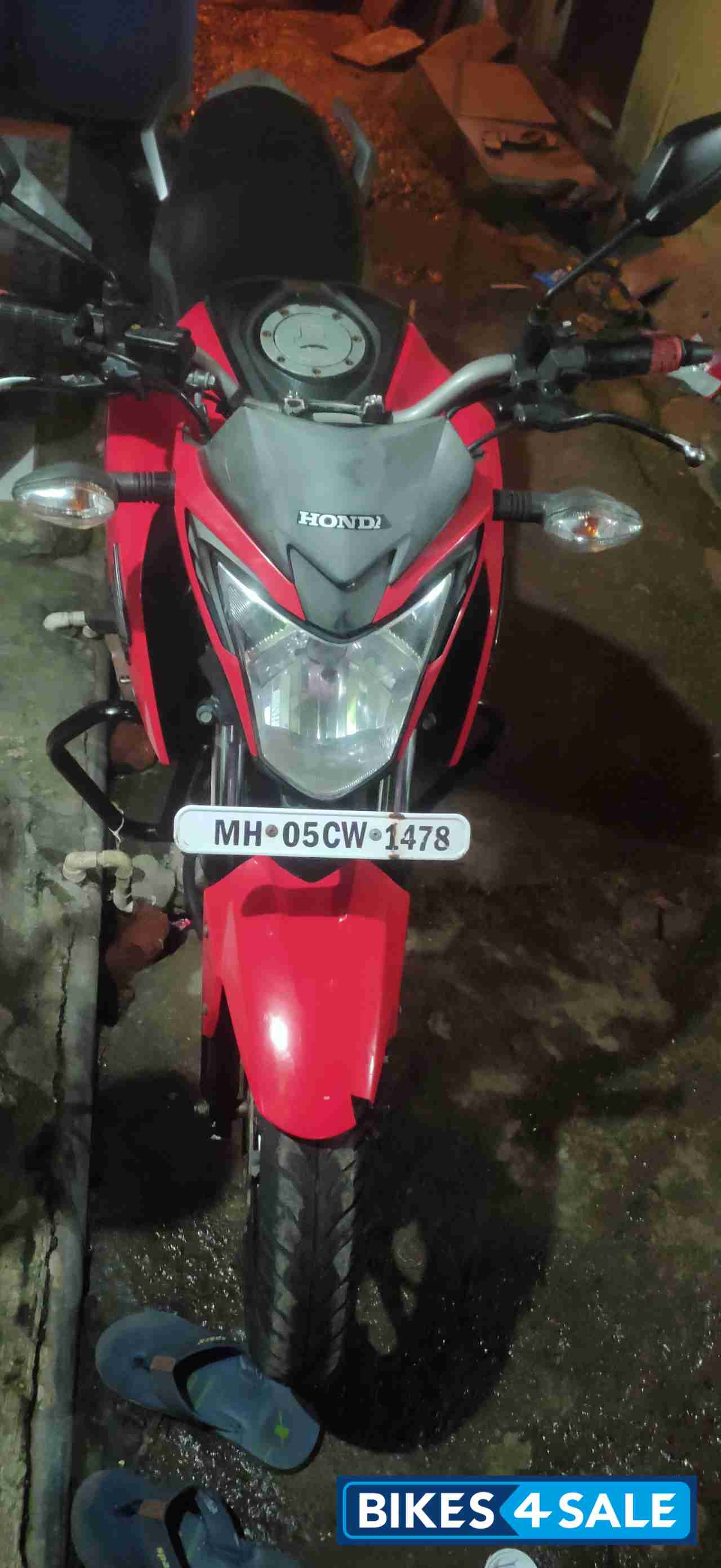 Red Honda CB Hornet 160R