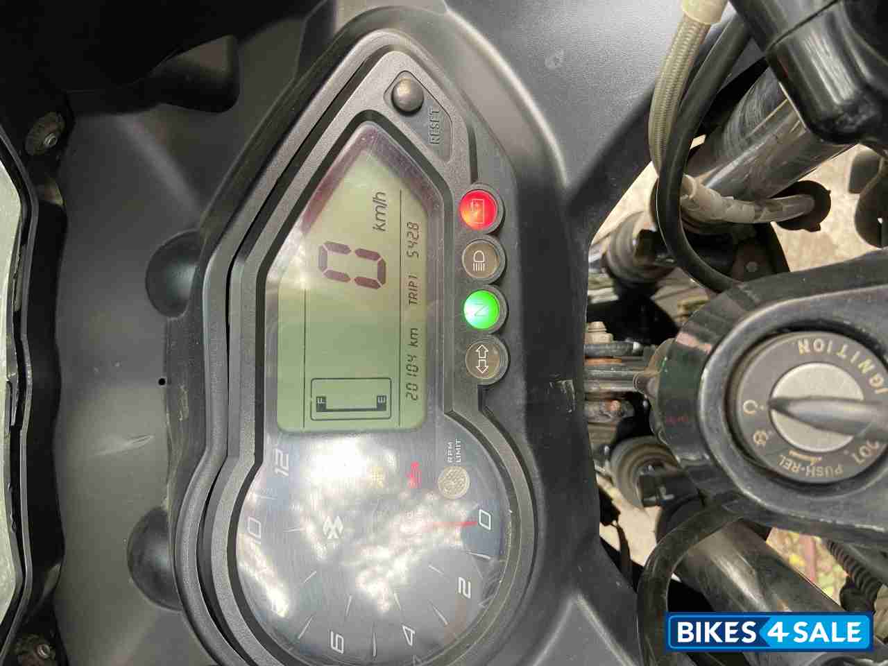 Bajaj Pulsar 220 DTSFi