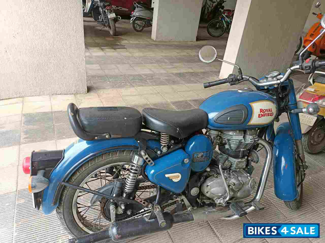Royal Blue Royal Enfield Bullet 350 Twinspark